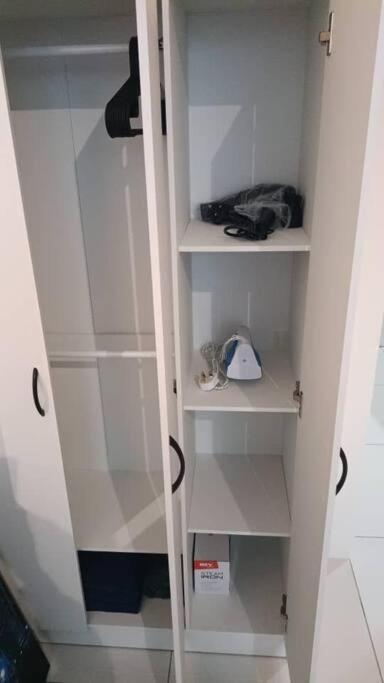 Cozy Sky Trees With Balcony, Smart Tv , Aeon & Pool Apartment Johor Bahru
